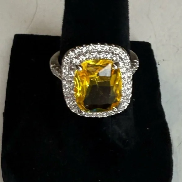 Elegant Yellow and Silver Women's Ring - Picture 6 of 6